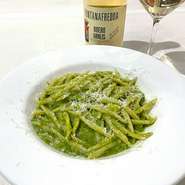 Linguine Tiger Prawn Linguine with Basil Past 