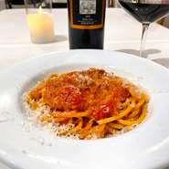 Bucatini Amatriciana (Guanciale, Pecorino Tomato )