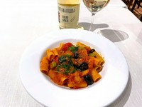 Rigatoni Puttanesca (Olives, Anchovies, Capers, Oregano Tomato)