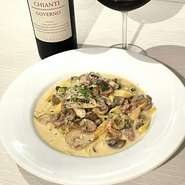 Tagliatelle with mushroom cream sauce