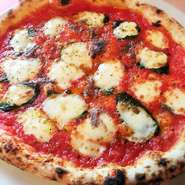 Napoli (oregano, anchovies, Basil)