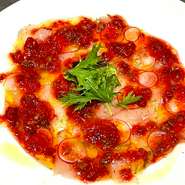 　Otaru flounder carpaccio with raspberry dressing