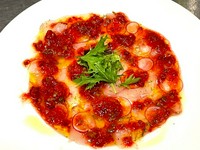 　Otaru flounder carpaccio with raspberry dressing
