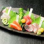 旬の魚介を取り揃えております。