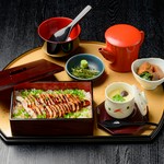 三河産鰻のまぶし重/お出汁/小鉢/薬味/茶碗蒸し