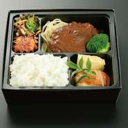 手作り牛肉ハンバーグ・鶏肉の西京焼き・海老チリ・チンジャオロース