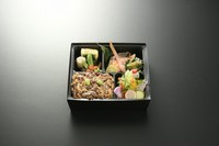 西京焼き・国産牛特製ソース・野菜サラダ(自家製ドレッシング)・煮物