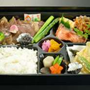 国産牛A5サーロインステーキ100g・蟹爪フライ・鮭の西京焼き・鶏肉の西京焼き・煮物・野菜サラダ（自家製ドレッシング）※2個以上