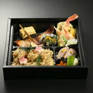 天然寒ブリ西京焼き・蟹の天麩羅・牡蠣の炊き込みご飯・煮物
※3日前要予約
※5個以上