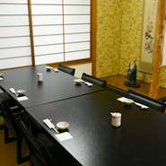 ※ 時間厳守でお願い致します。
※こちらのプランはご予約時間を開始時間とさせていただきます。
※ コンパニオンが入る宴席の場合、コンパニオンの人数分の飲み放題料金のみ加算となります。
※ご希望・ご要望などございましたら、なんなりとお申し付け下さい。
※当日の仕入れ状況により、内容が変わる事があります。