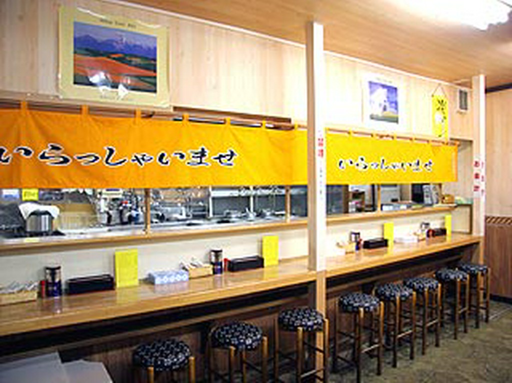 テーブル席が3つありますので、小さなお子様でも大丈夫！