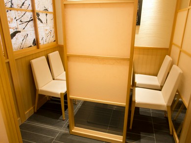 人数に応じて変動できる個室で、楽しい宴を