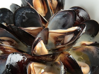 ムール貝の白ワイン蒸し