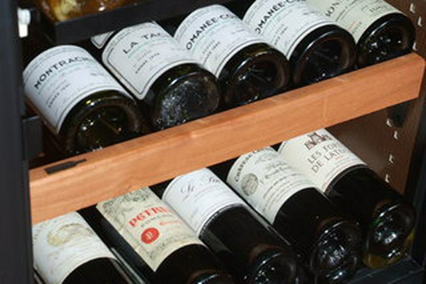 あなたを待つ2000本のワイン