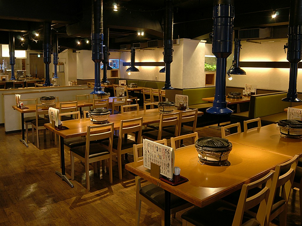 店内は広くなんと120席。大宴会にも最適！