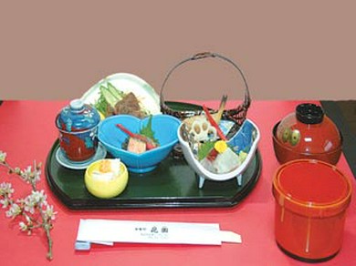 日本料理とビールを味わって