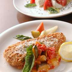 ミラノ風カツレツとトマト＆モッツァレラチーズ