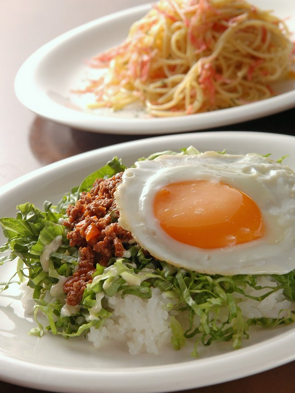 タコライスとペペロンチーノ【桜えび】