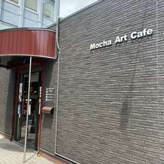 夜23時まで営業中。一杯のコーヒーからお食事までご利用下さい