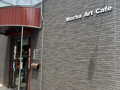 夜23時まで営業中。一杯のコーヒーからお食事までご利用下さい