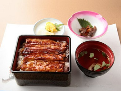 　『うな重 上 』　肝吸い・お新香付き