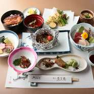 川魚コースだけでなく、旬の会席コースもございます。5000円コースより承ります。
