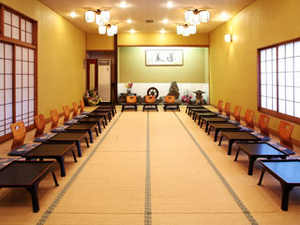 広い宴会場をご用意！　多人数での大宴会も可能！