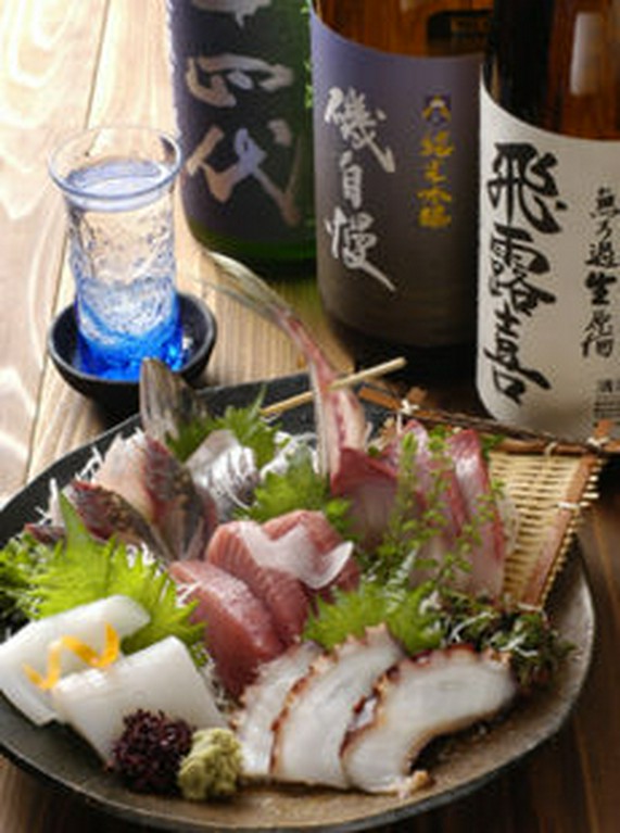 新鮮刺身と限定純米酒（純米吟醸、純米大吟醸等）