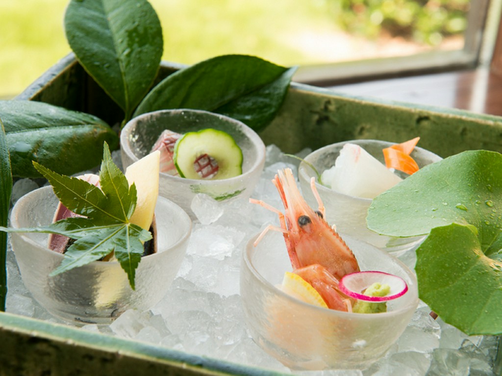 季節の新鮮な魚介が彩る『旬魚のお造り盛合せ』