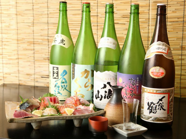 美味しい魚と一緒に楽しめる、旨いお酒も揃えています