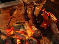 キッチンに設置している囲炉裏で焼く『炭火焼』