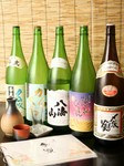 季節に応じた日本酒を揃えています。