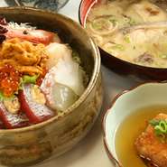 大海の海鮮丼定食！