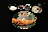一日数量限定
≪アマダイのあらだき、小鉢、ご飯、瀬魚の味噌汁≫