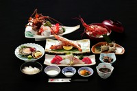 ≪伊勢海老会席『寿』に大エビ2本が付く≫