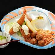 ≪海老フライ、ハンバーグ、チキン南蛮、スパゲッティー、ライス、プリン≫
