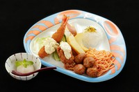 ≪海老フライ、ハンバーグ、チキン南蛮、スパゲッティー、ライス、プリン≫

