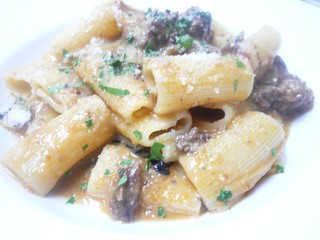 和牛テールとトレゼスのリガトーニ