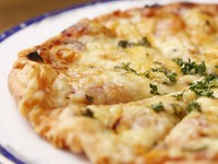 スープ、サラダ、メイン料理、ドリンク付き
※写真はイメージです。