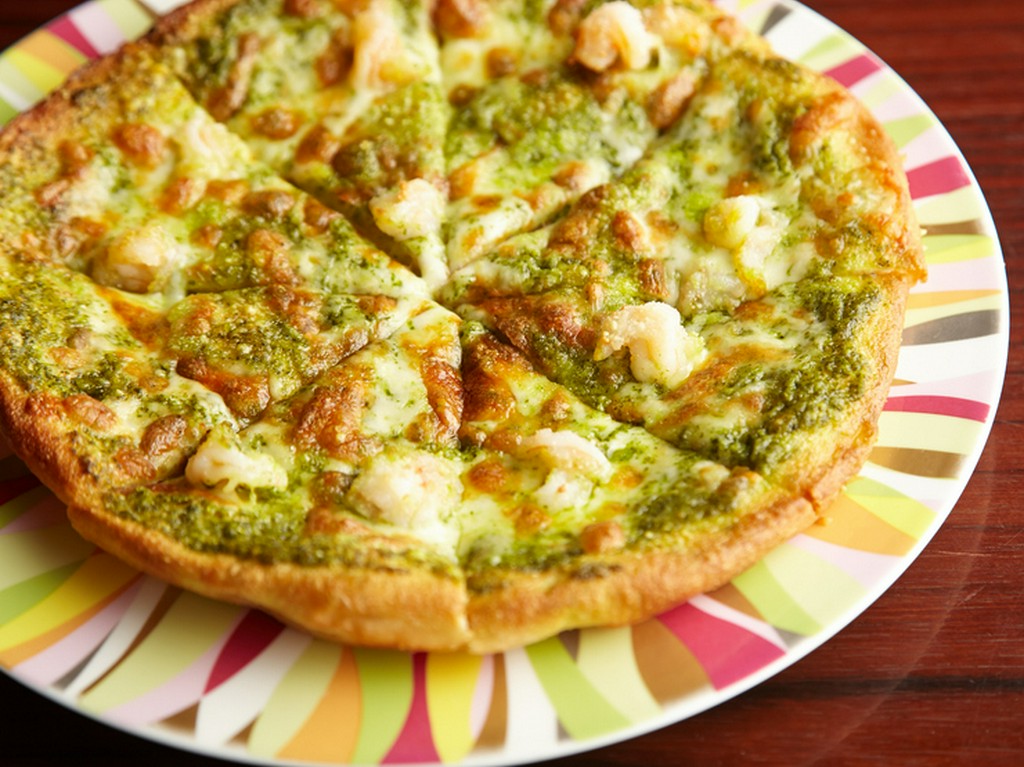 一度揚げているため、カリッとフワッと『ジェノベーゼ』ピッツァ