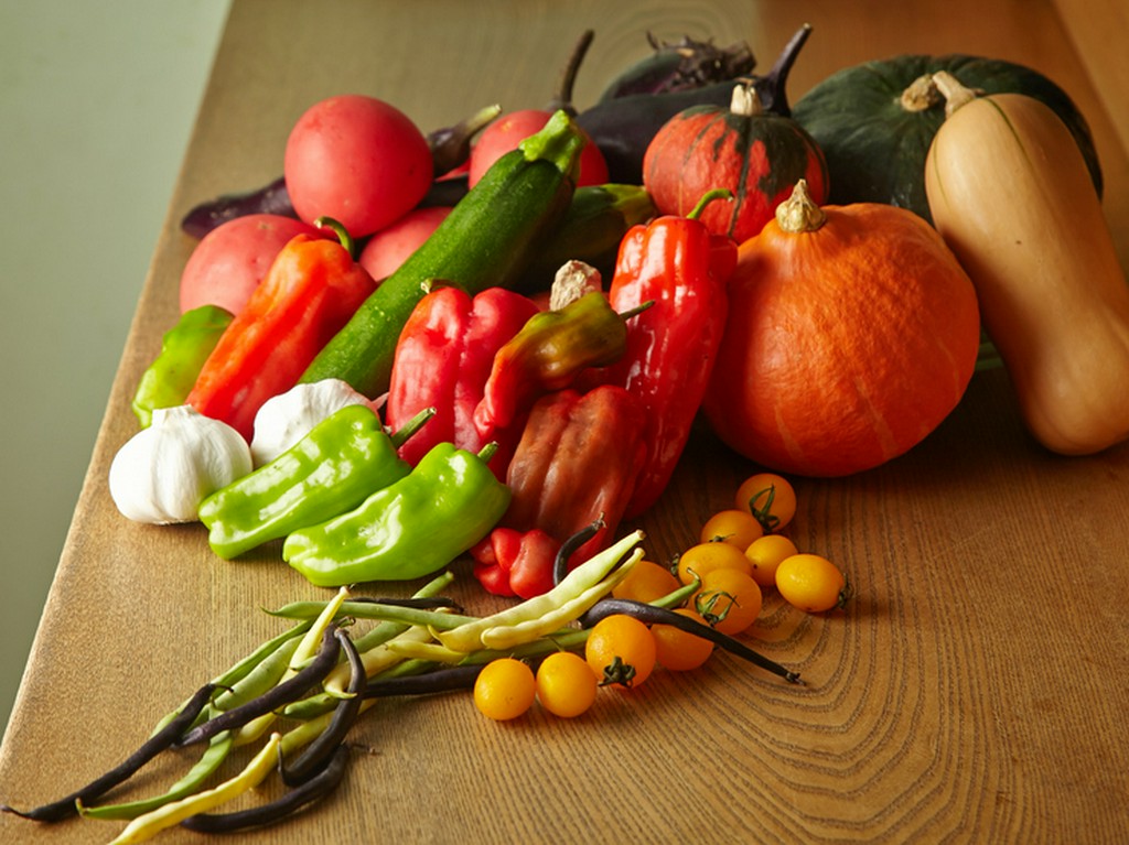 色とりどりのイタリアンカラーの食材が並びます