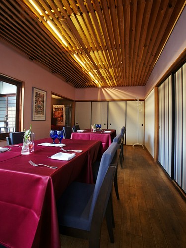 どの席に座っても、見所がたくさんあるお部屋