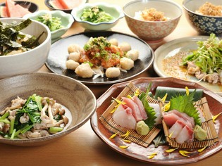 厳選されたお米で炊き上げたご飯と、京都の食材を使用したおかず
