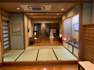 落ち着いた雰囲気の会席料理店です。