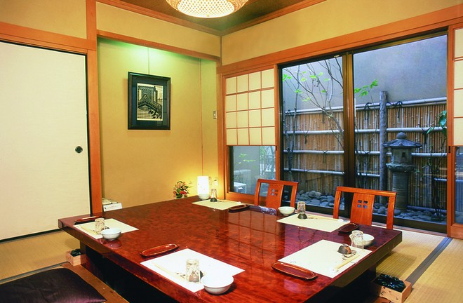 少人数で予約できる個室がある