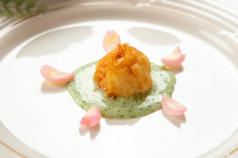 平日ランチタイム限定 会席料理　4000円（税別）