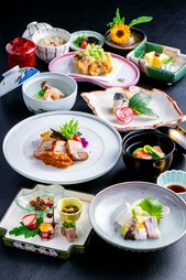 会席料理　6500円（税別）