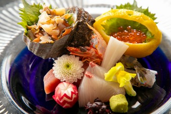 会席料理　8000円（税別）