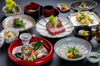 会席料理　10500円（税別）