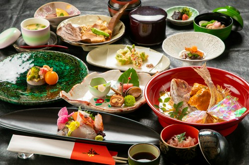 会席料理コースお祝い仕様の一例